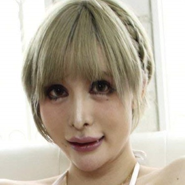 Kawamura Nadia — Japanese AV actress